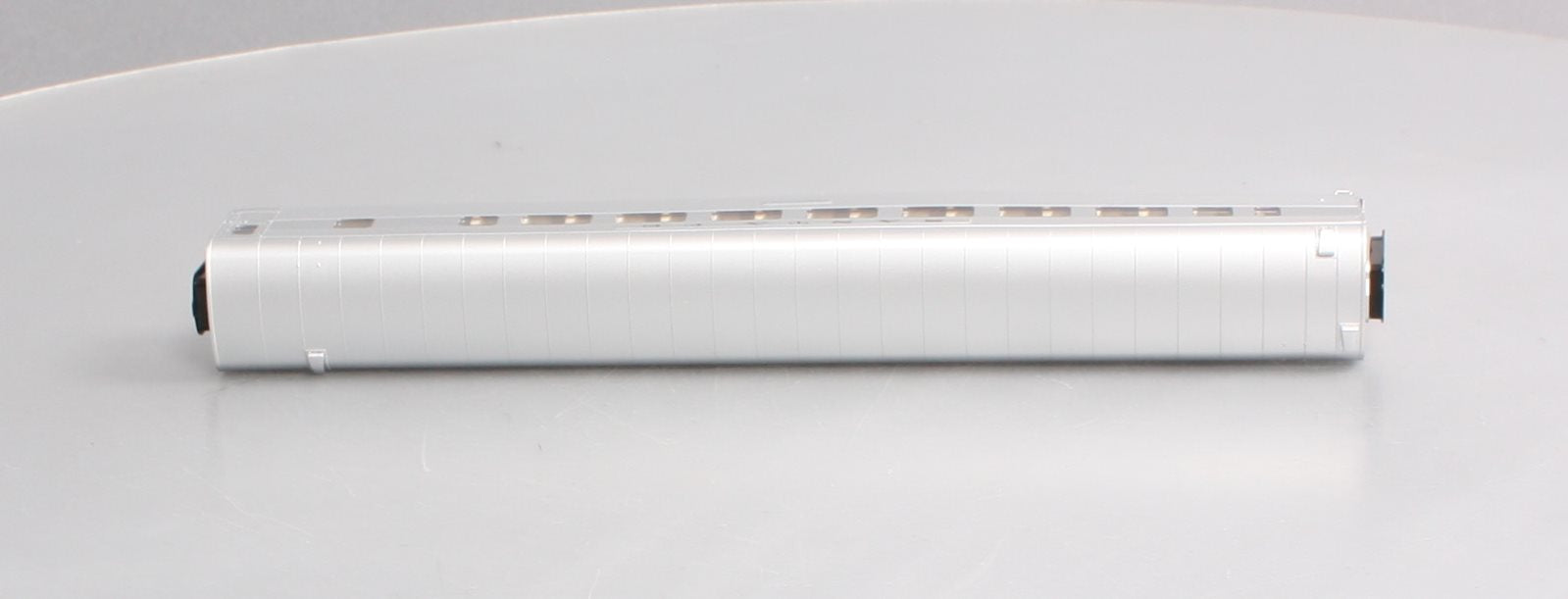 Walthers 932-6782 HO Scale Santa Fe Pullman-Standard 64-Seat Coach LN/Box