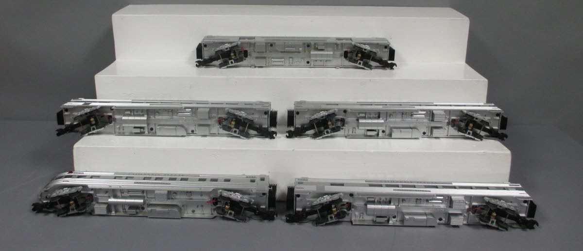 MTH 20-6545 O Gauge California Zephyr 70' Streamlined Ribbed Passenger 5-Car Set LN/Box