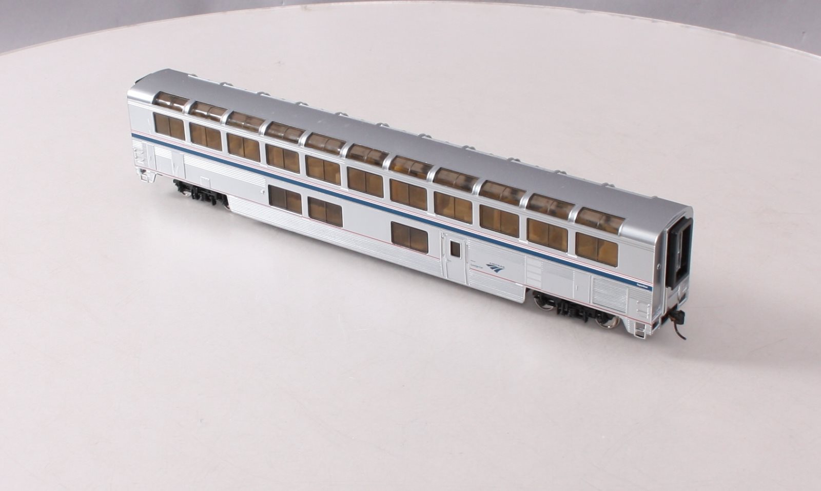 Walthers 932-16194 HO Scale Amtrak Superliner 1 Lounge Passenger Car LN/Box
