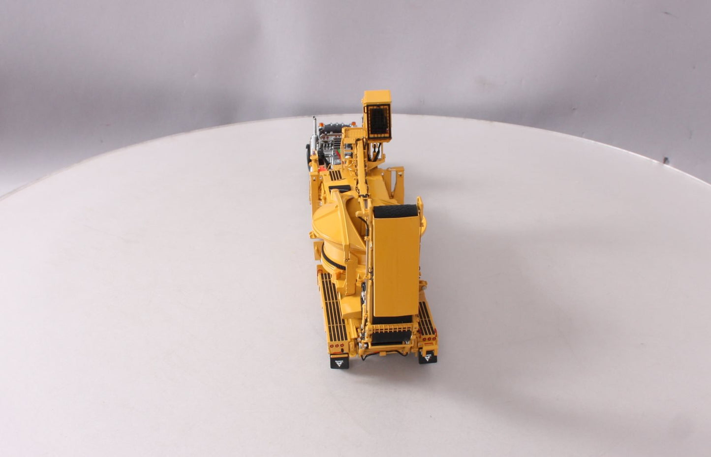 Vermeer T01004 1:50 Scale Tub Grinder W/ Loader & Peterbilt Model 379 Cab