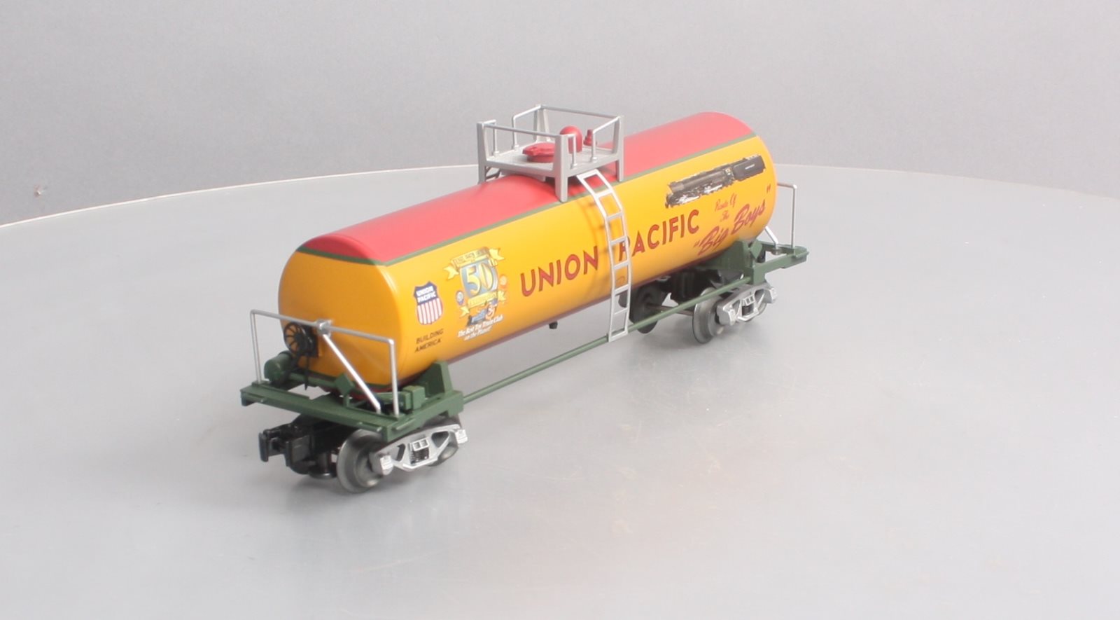 Lionel 2001160 O Gauge Union Pacific 50th Anniversary Unibody Tank Car LN/Box