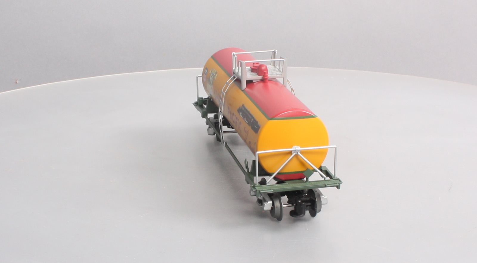 Lionel 2001160 O Gauge Union Pacific 50th Anniversary Unibody Tank Car LN/Box