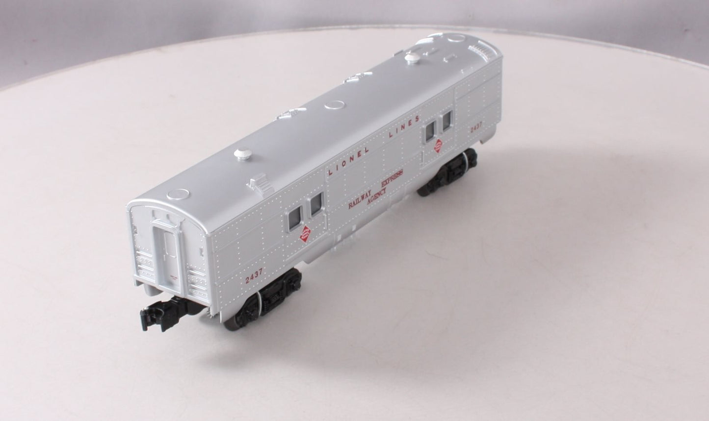 Lionel 6-52464 O Lionel Lines Illuminated Baggage Car #2437 NIB
