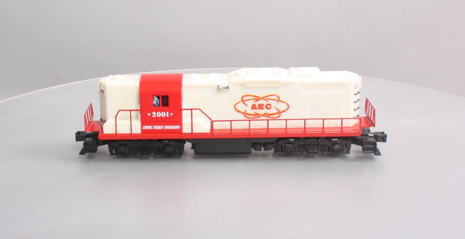 Lionel 6-28527 O Gauge AEC GP-9 (Glow in the Dark) Diesel Locomotive #2001 LN/Box