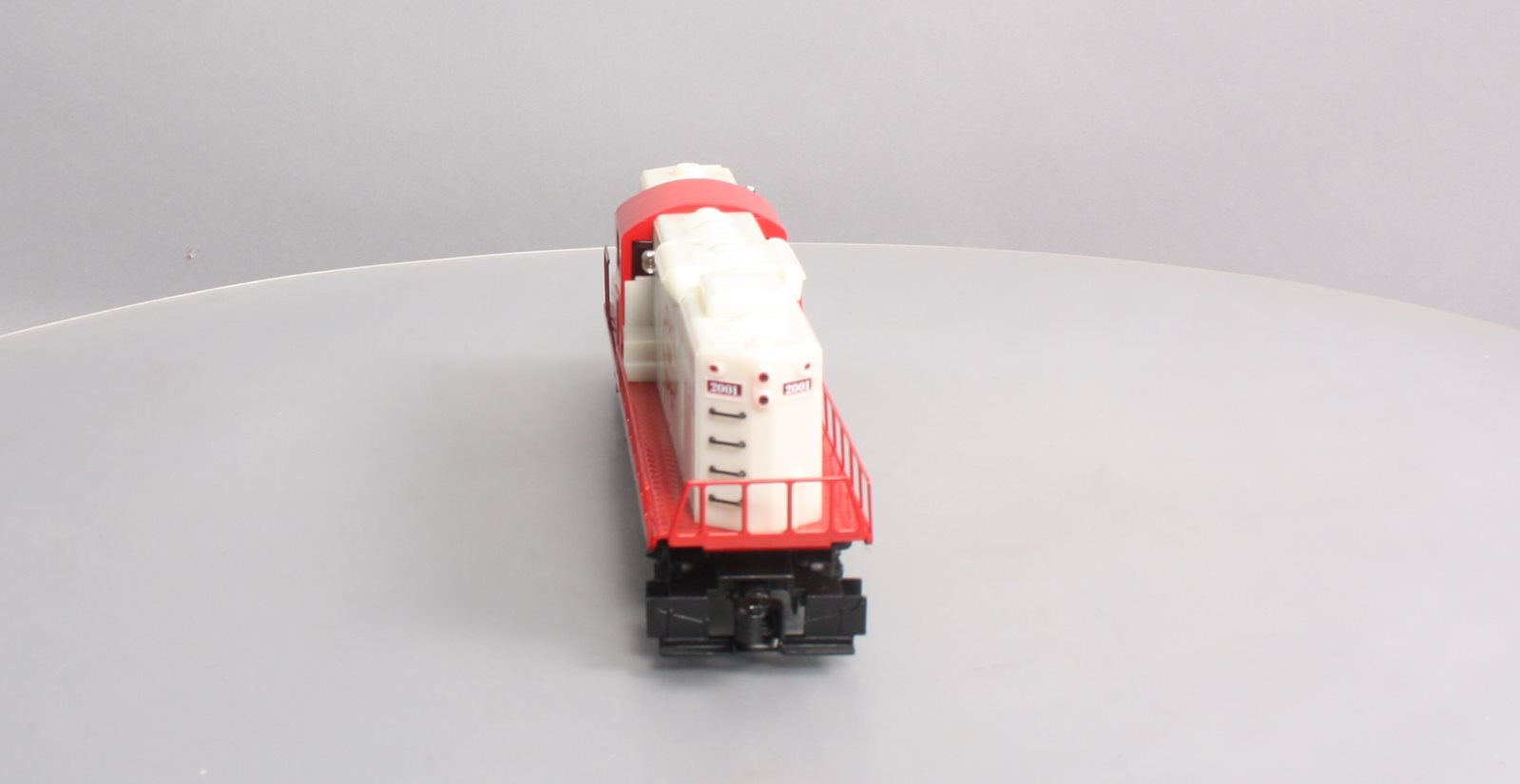 Lionel 6-28527 O Gauge AEC GP-9 (Glow in the Dark) Diesel Locomotive #2001 LN/Box