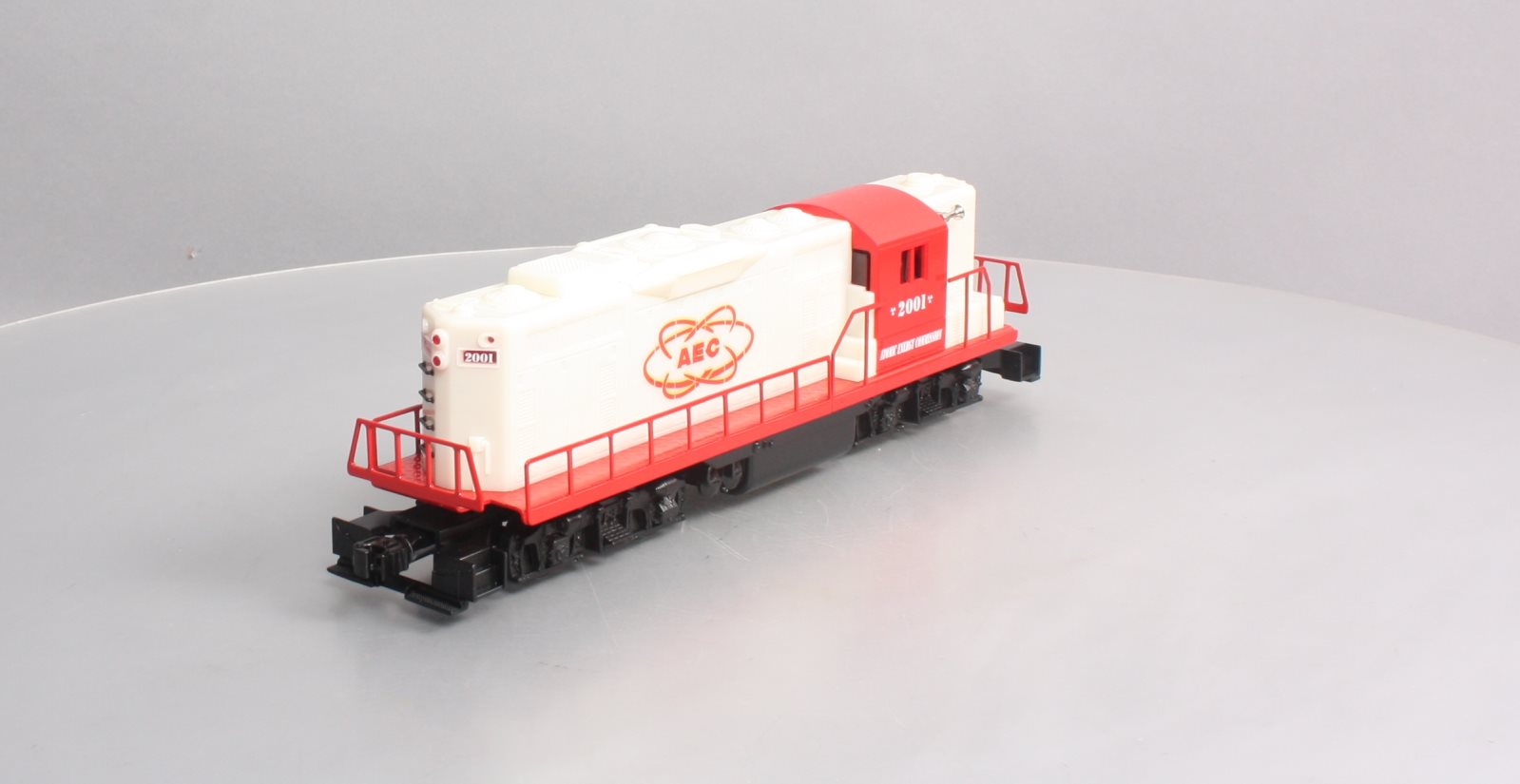 Lionel 6-28527 O Gauge AEC GP-9 (Glow in the Dark) Diesel Locomotive #2001 LN/Box