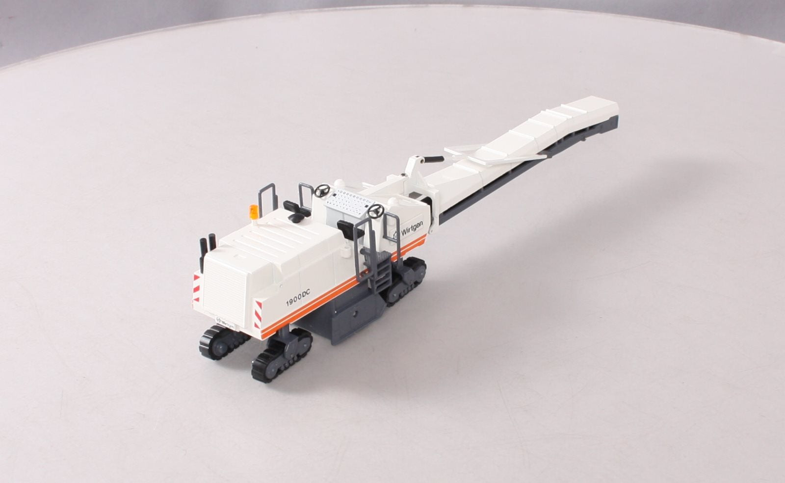 NZG 379 1:50 Scale Wirtgen 1900 DC Road Milling Machine NIB