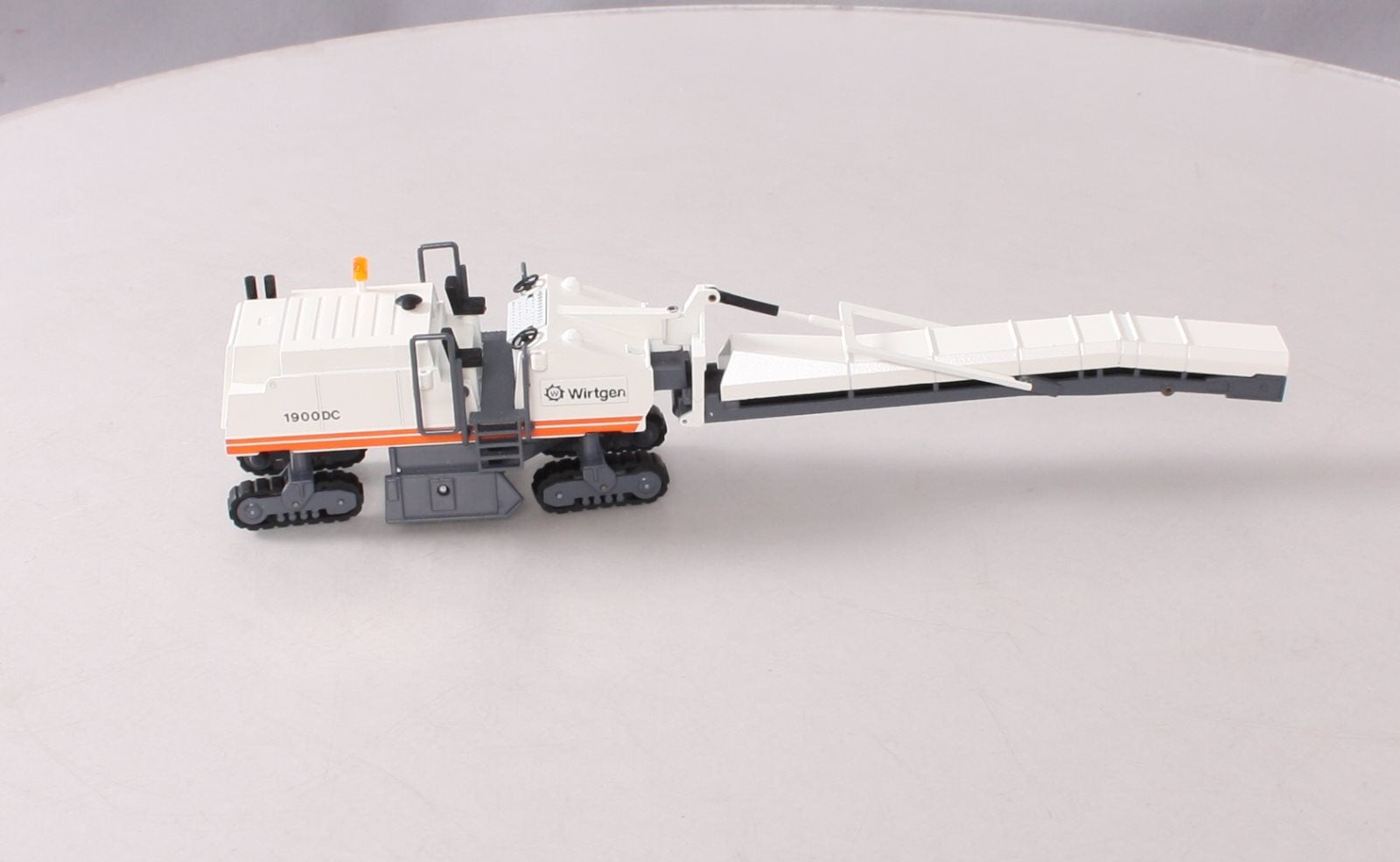 NZG 379 1:50 Scale Wirtgen 1900 DC Road Milling Machine NIB
