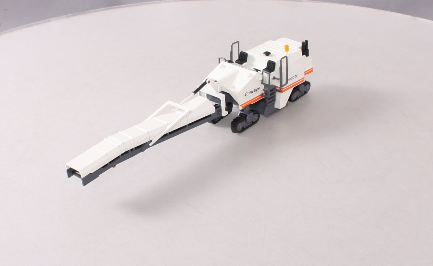 NZG 379 1:50 Scale Wirtgen 1900 DC Road Milling Machine NIB