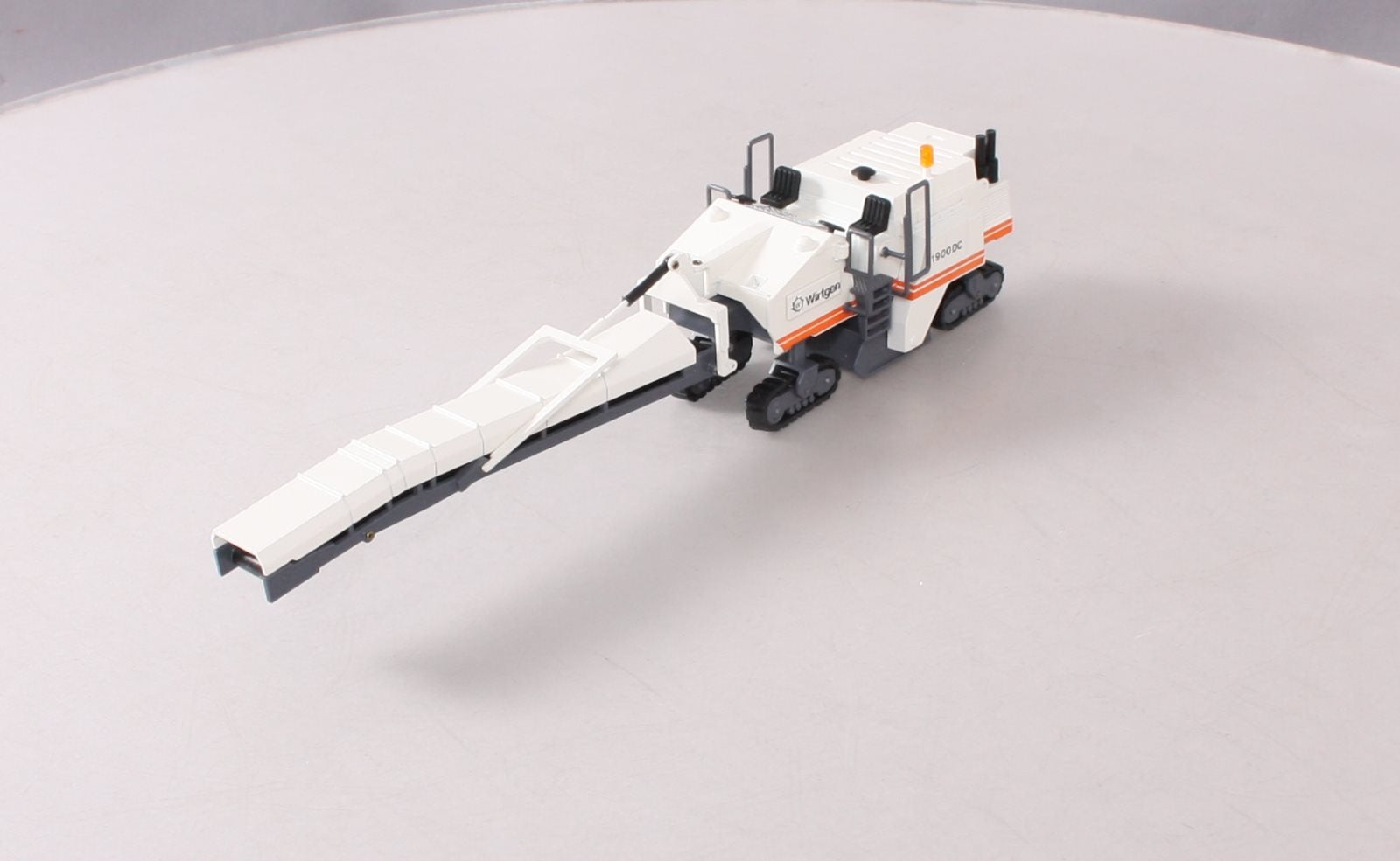 NZG 379 1:50 Scale Wirtgen 1900 DC Road Milling Machine NIB
