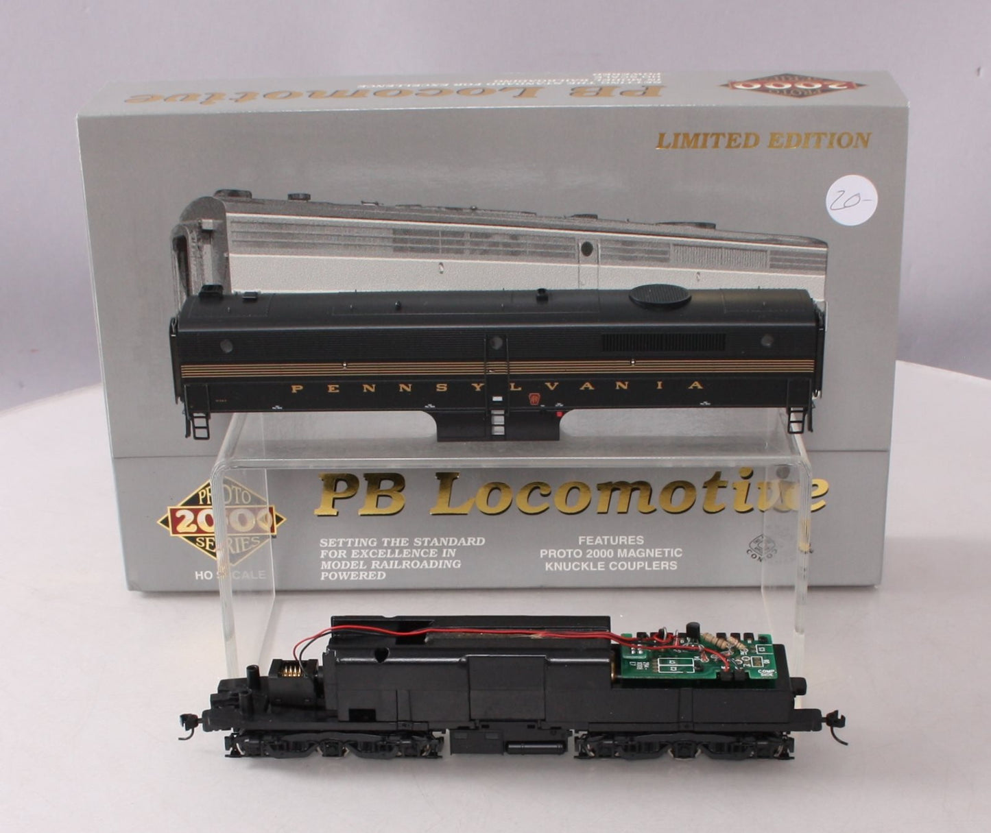 Proto 2000 30499 HO Scale Pennsylvania Railroad PB Powered Diesel Locomotive LN/Box