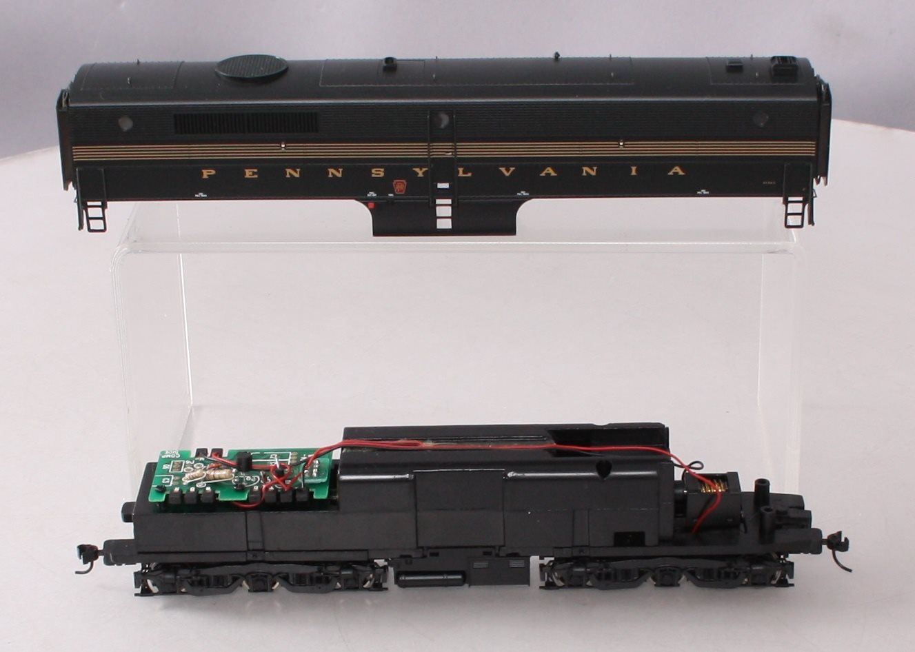 Proto 2000 30499 HO Scale Pennsylvania Railroad PB Powered Diesel Locomotive LN/Box