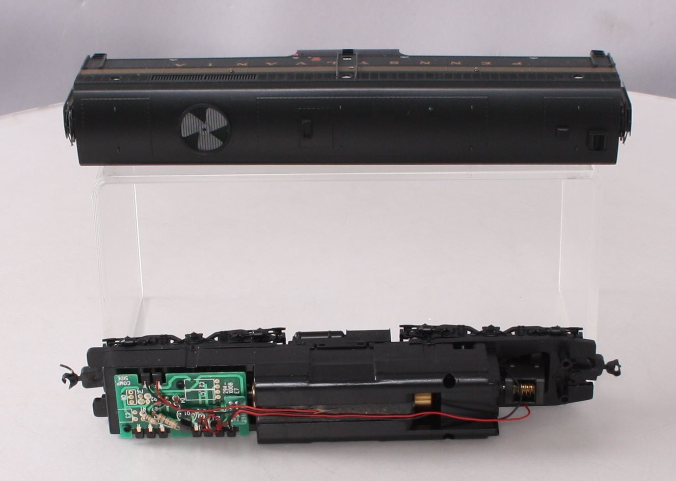 Proto 2000 30499 HO Scale Pennsylvania Railroad PB Powered Diesel Locomotive LN/Box