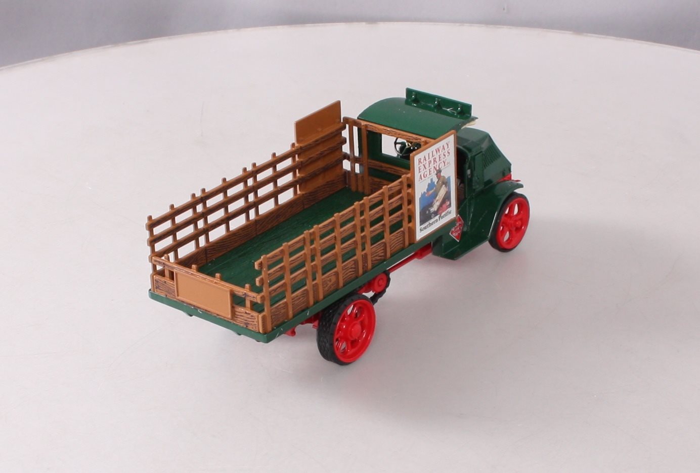 First Gear 19-3631 1:34 Scale Railway Express Agency Mack AC Bulldog Stake Truck