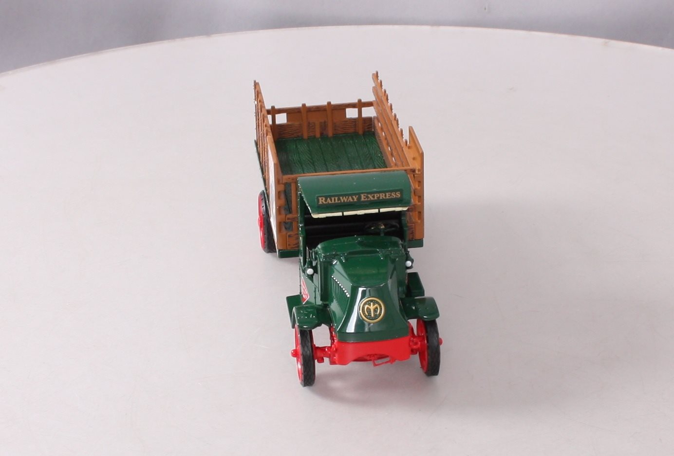 First Gear 19-3631 1:34 Scale Railway Express Agency Mack AC Bulldog Stake Truck
