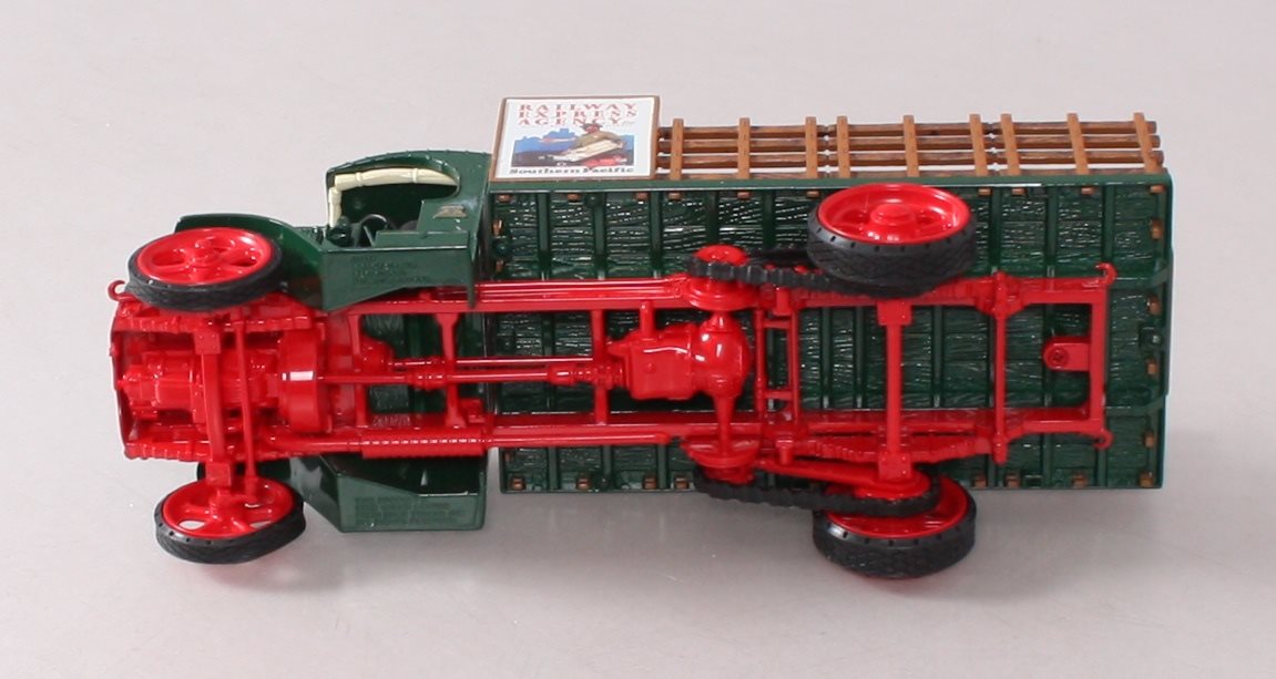 First Gear 19-3631 1:34 Scale Railway Express Agency Mack AC Bulldog Stake Truck