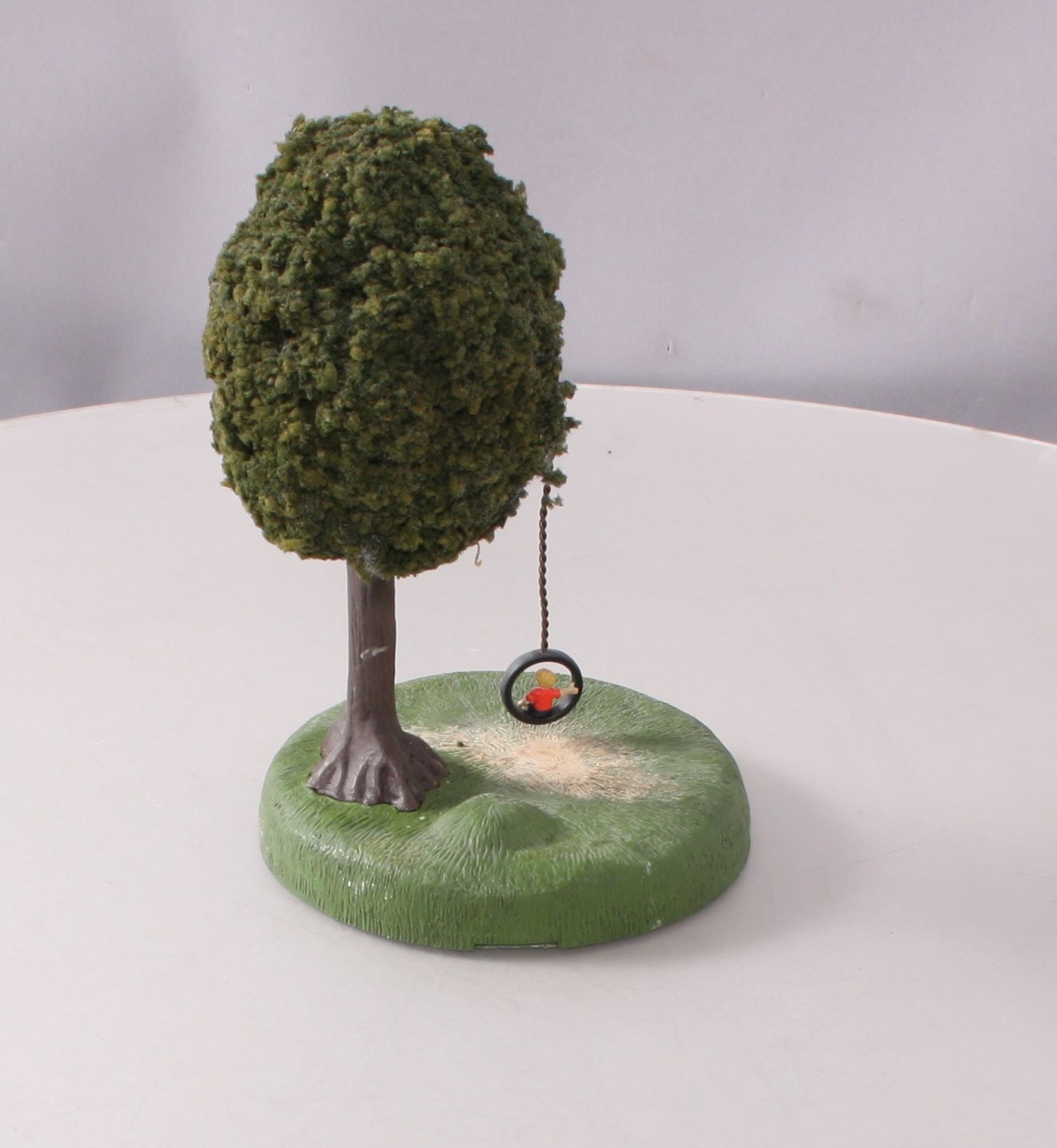 Lionel 6-24168 O Tire Swing Animated Scene LN/Box