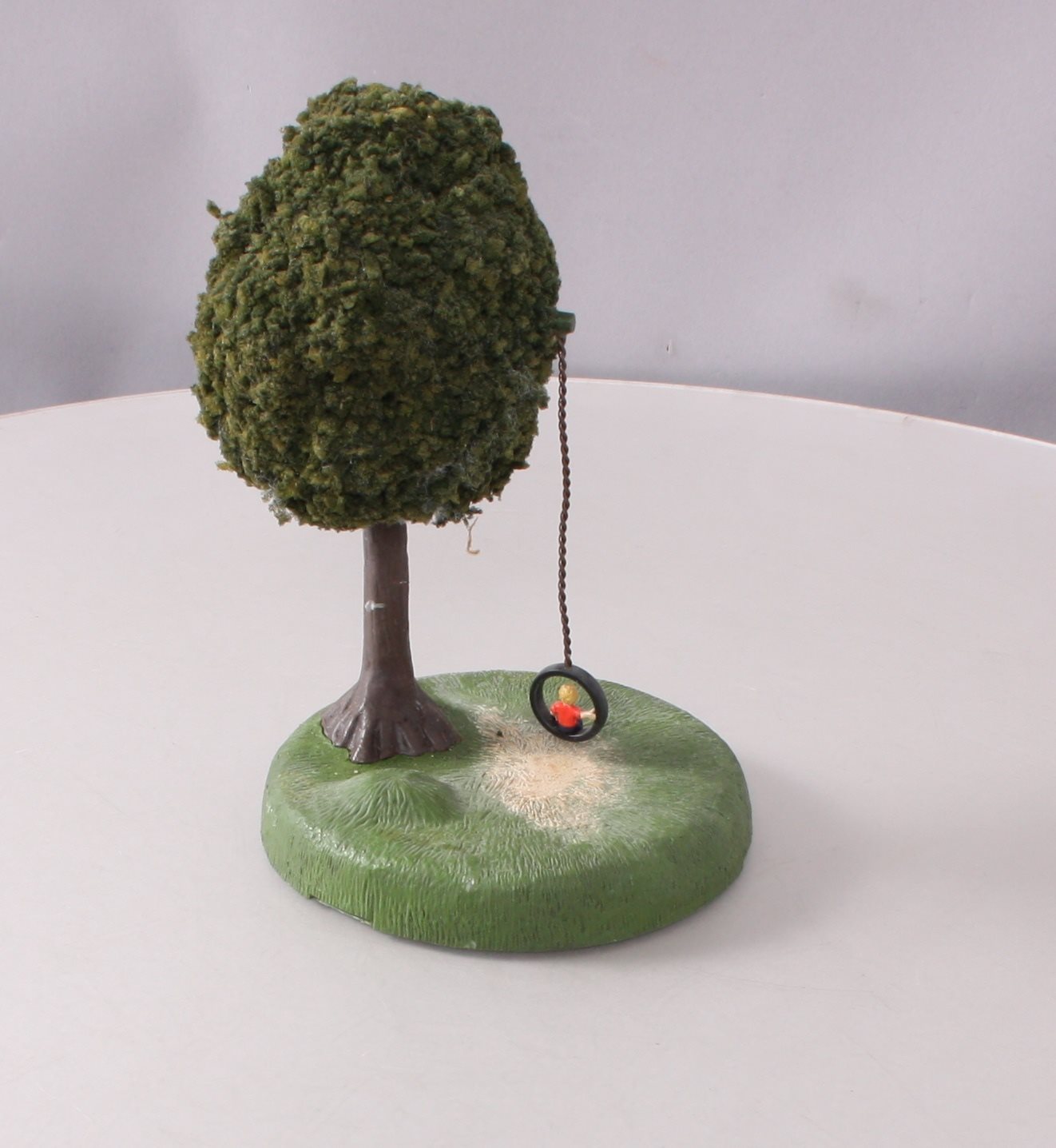 Lionel 6-24168 O Tire Swing Animated Scene LN/Box