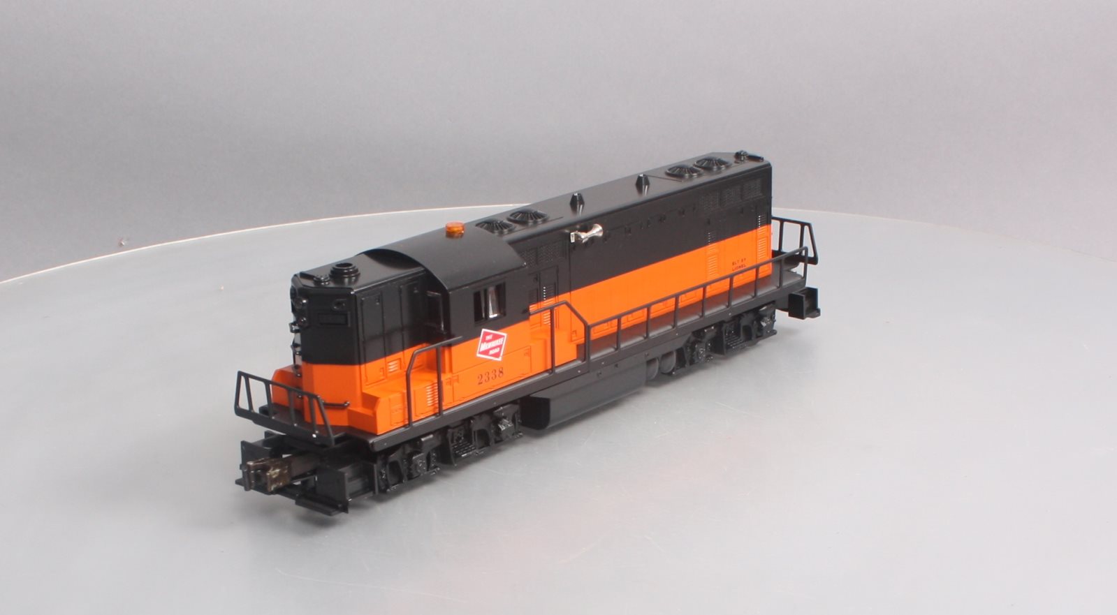 Lionel 6-18565 O Gauge Milwaukee Road GP-9 Diesel Locomotive w/TMCC #2338 LN/Box