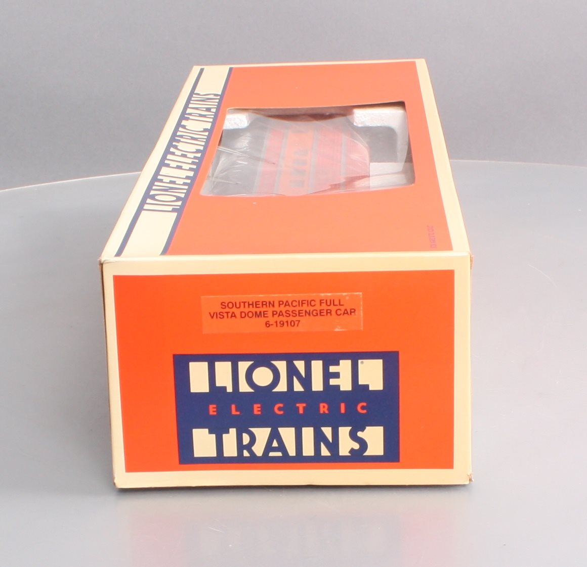 Lionel 6-19107 O Gauge Southern Pacific Daylight Full Vista Dome Passenger Car LN/Box