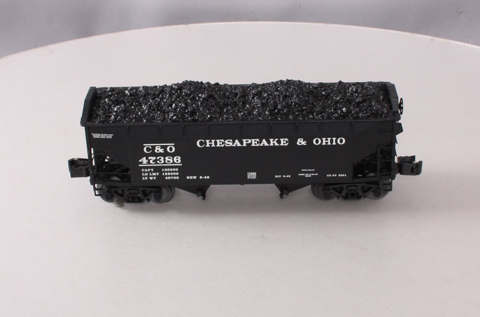 Lionel 6-17083 O Chesapeake & Ohio 2-Bay Offset Hopper Car #47386 NIB