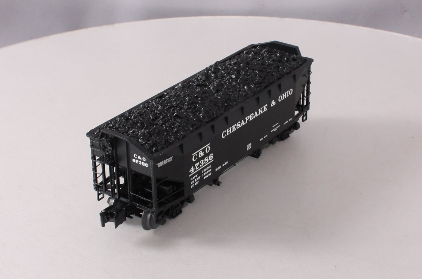 Lionel 6-17083 O Chesapeake & Ohio 2-Bay Offset Hopper Car #47386 NIB