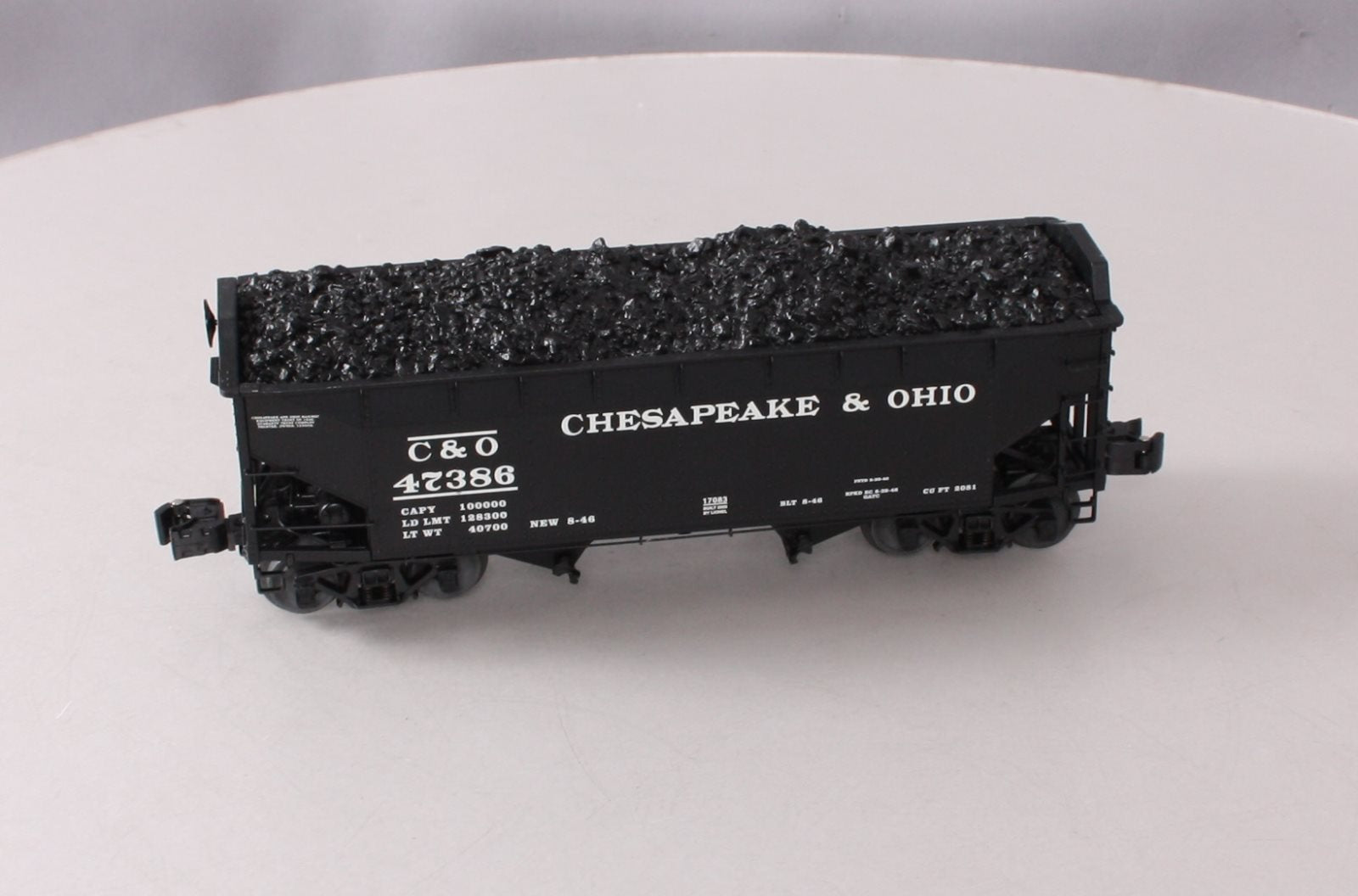 Lionel 6-17083 O Chesapeake & Ohio 2-Bay Offset Hopper Car #47386 NIB