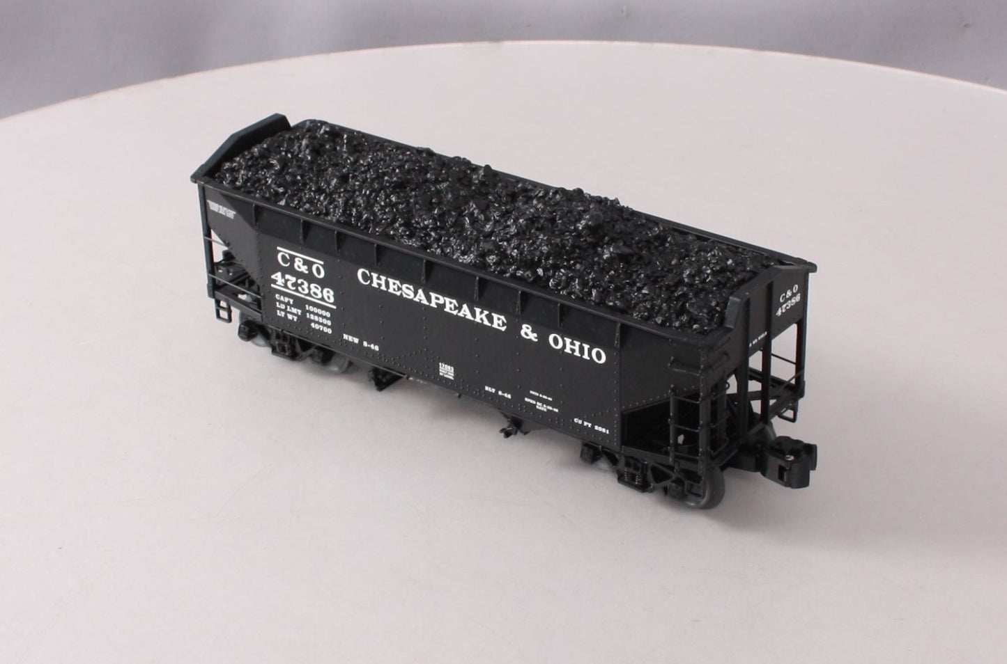 Lionel 6-17083 O Chesapeake & Ohio 2-Bay Offset Hopper Car #47386 NIB