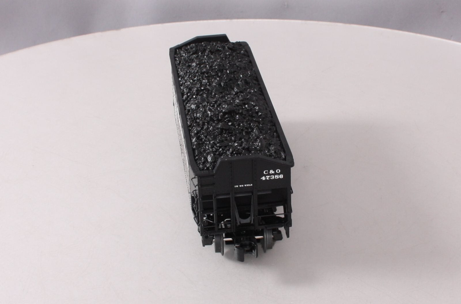 Lionel 6-17083 O Chesapeake & Ohio 2-Bay Offset Hopper Car #47386 NIB
