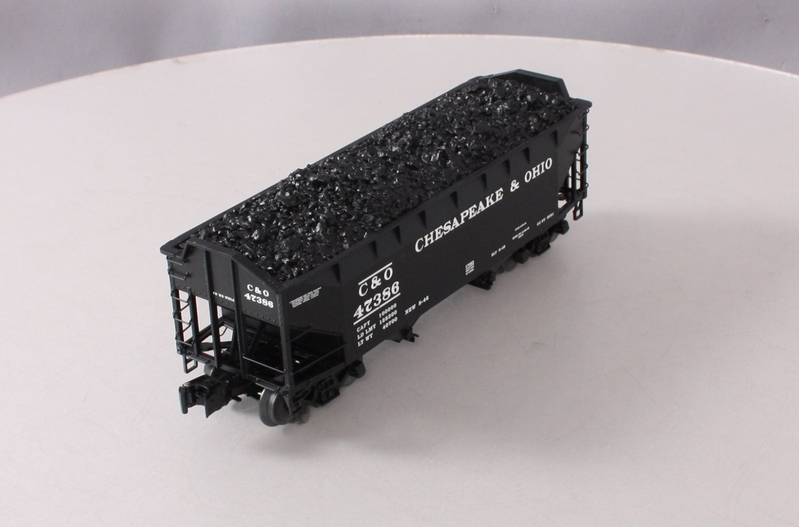 Lionel 6-17083 O Chesapeake & Ohio 2-Bay Offset Hopper Car #47386 NIB
