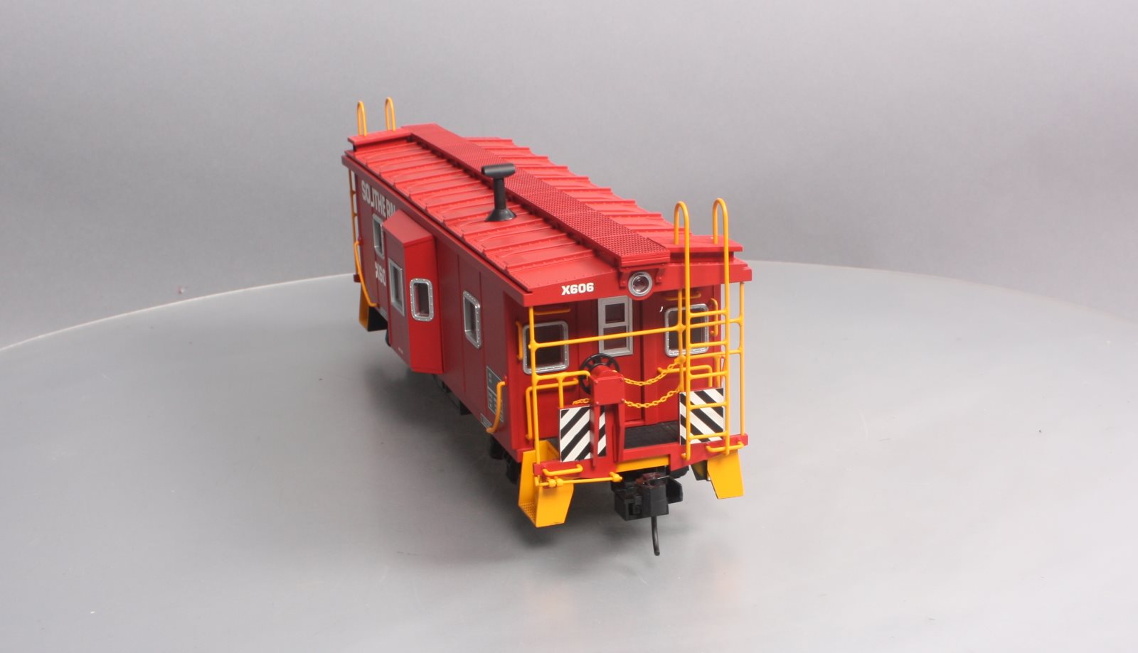 USA Trains 12062 G Southern Baywindow Caboose - Metal Wheels