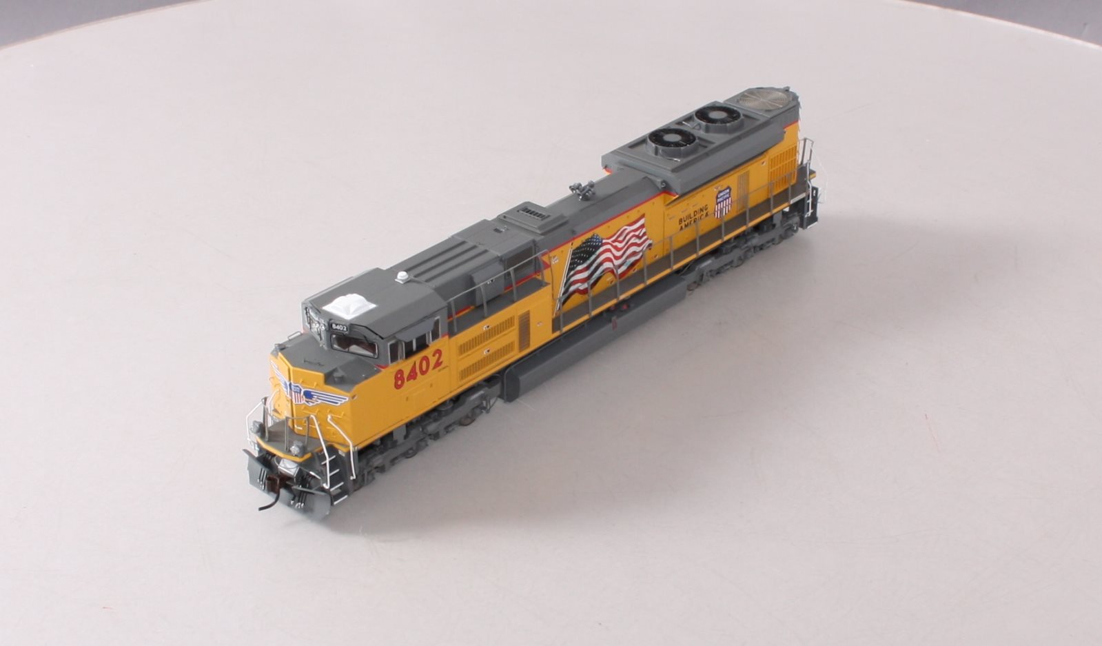 Athearn G68622 HO Union Pacific SD70ACe Diesel Locomotive w/DCC & Sound #8402