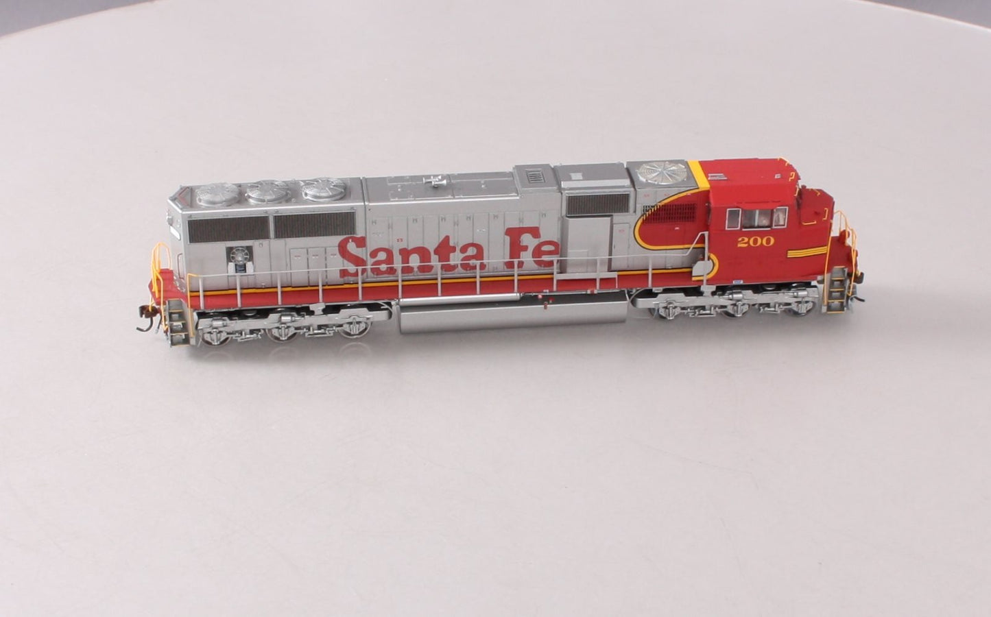 Athearn G69311 HO Santa Fe EMD SD75M Diesel Locomotive w/DCC & Sound #200