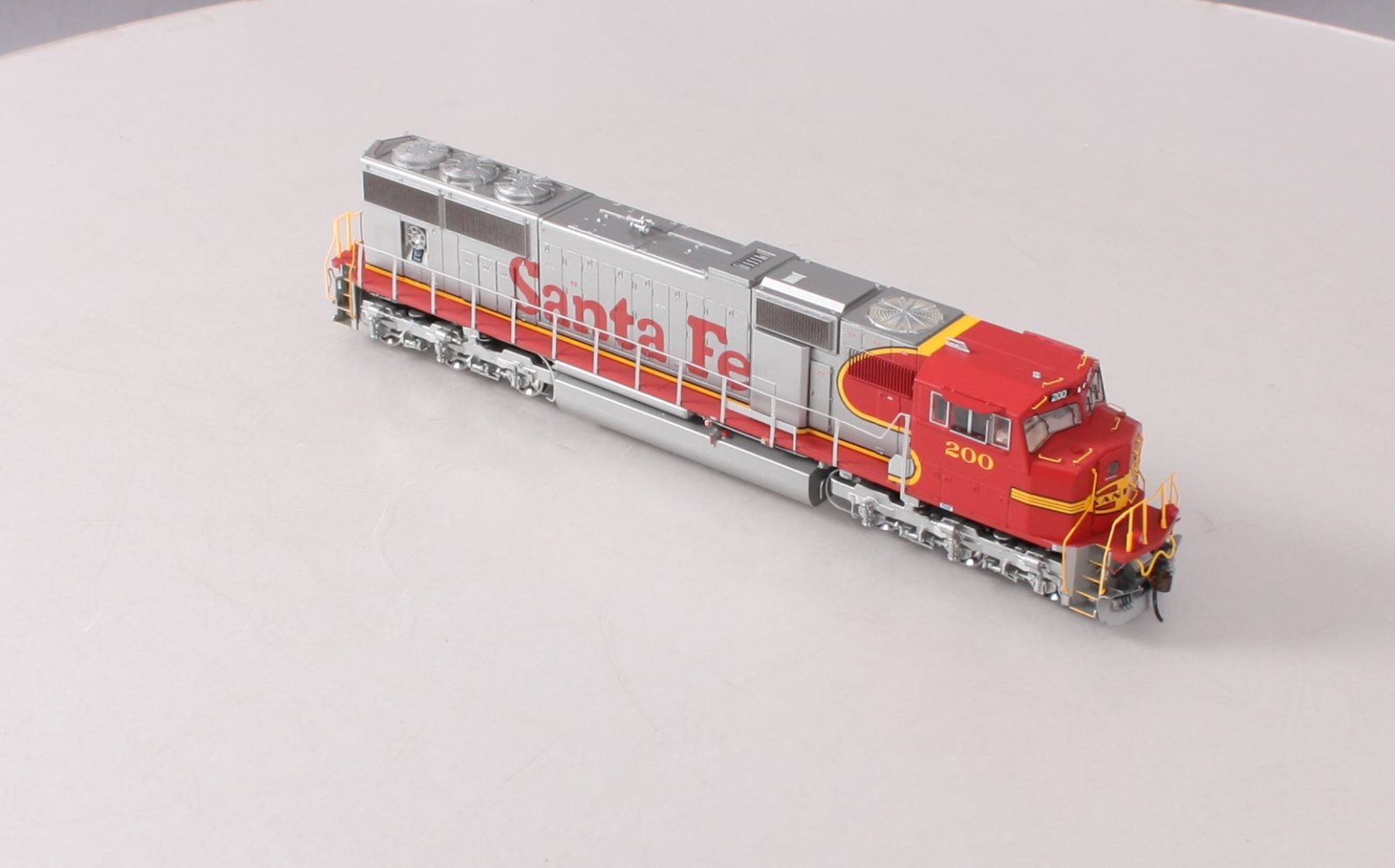 Athearn G69311 HO Santa Fe EMD SD75M Diesel Locomotive w/DCC & Sound #200