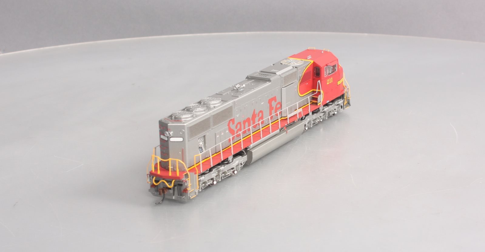 Athearn G69313 HO Santa Fe SD75M Diesel Locomotive w/DCC & Sound #211