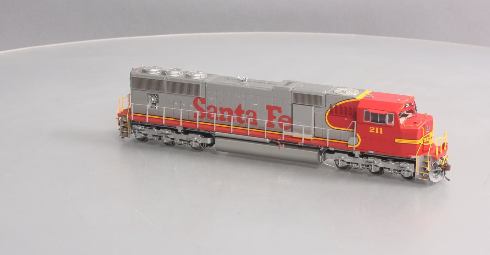 Athearn G69313 HO Santa Fe SD75M Diesel Locomotive w/DCC & Sound #211