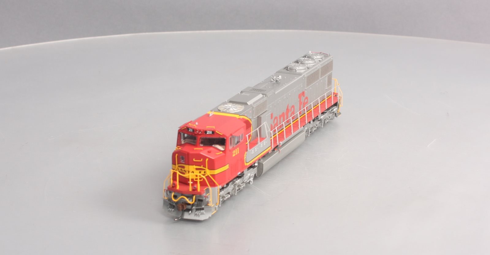 Athearn G69313 HO Santa Fe SD75M Diesel Locomotive w/DCC & Sound #211