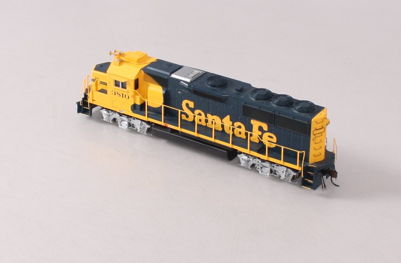 Athearn 77825 HO Scale Santa Fe GP50 Diesel Locomotive #3810 LN/Box