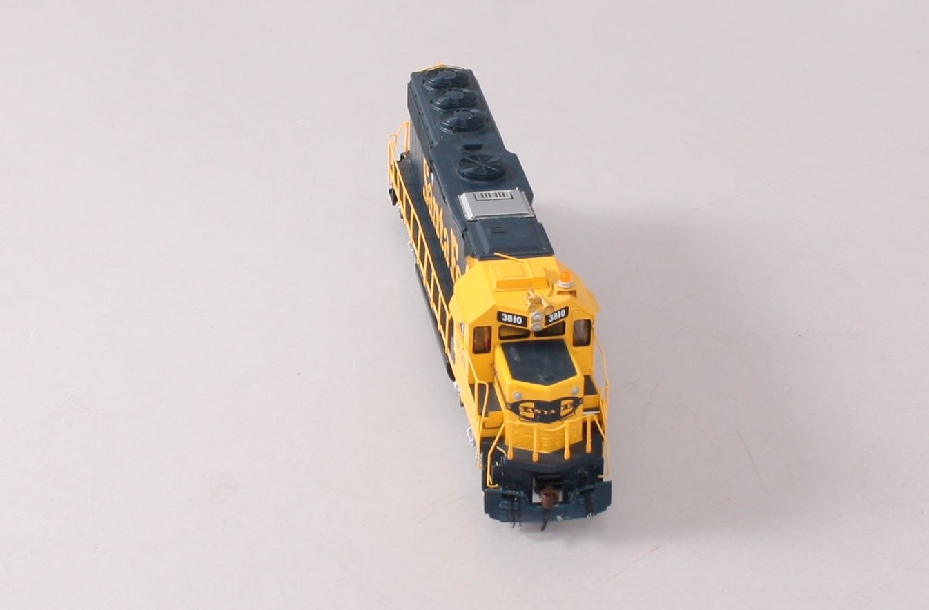 Athearn 77825 HO Scale Santa Fe GP50 Diesel Locomotive #3810 LN/Box