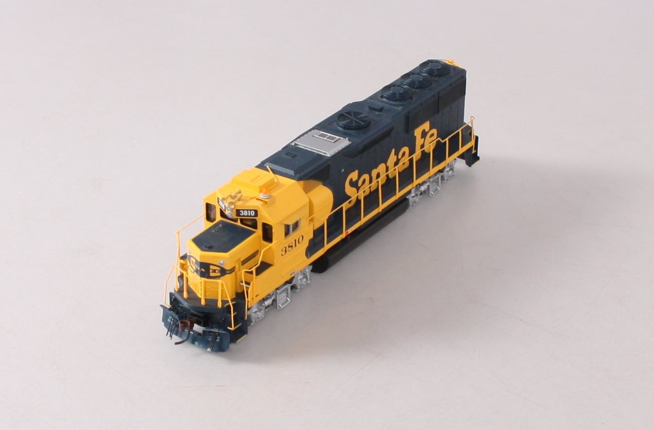 Athearn 77825 HO Scale Santa Fe GP50 Diesel Locomotive #3810 LN/Box