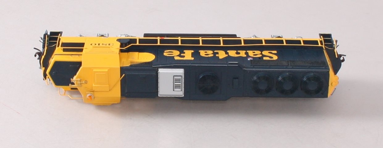 Athearn 77825 HO Scale Santa Fe GP50 Diesel Locomotive #3810 LN/Box