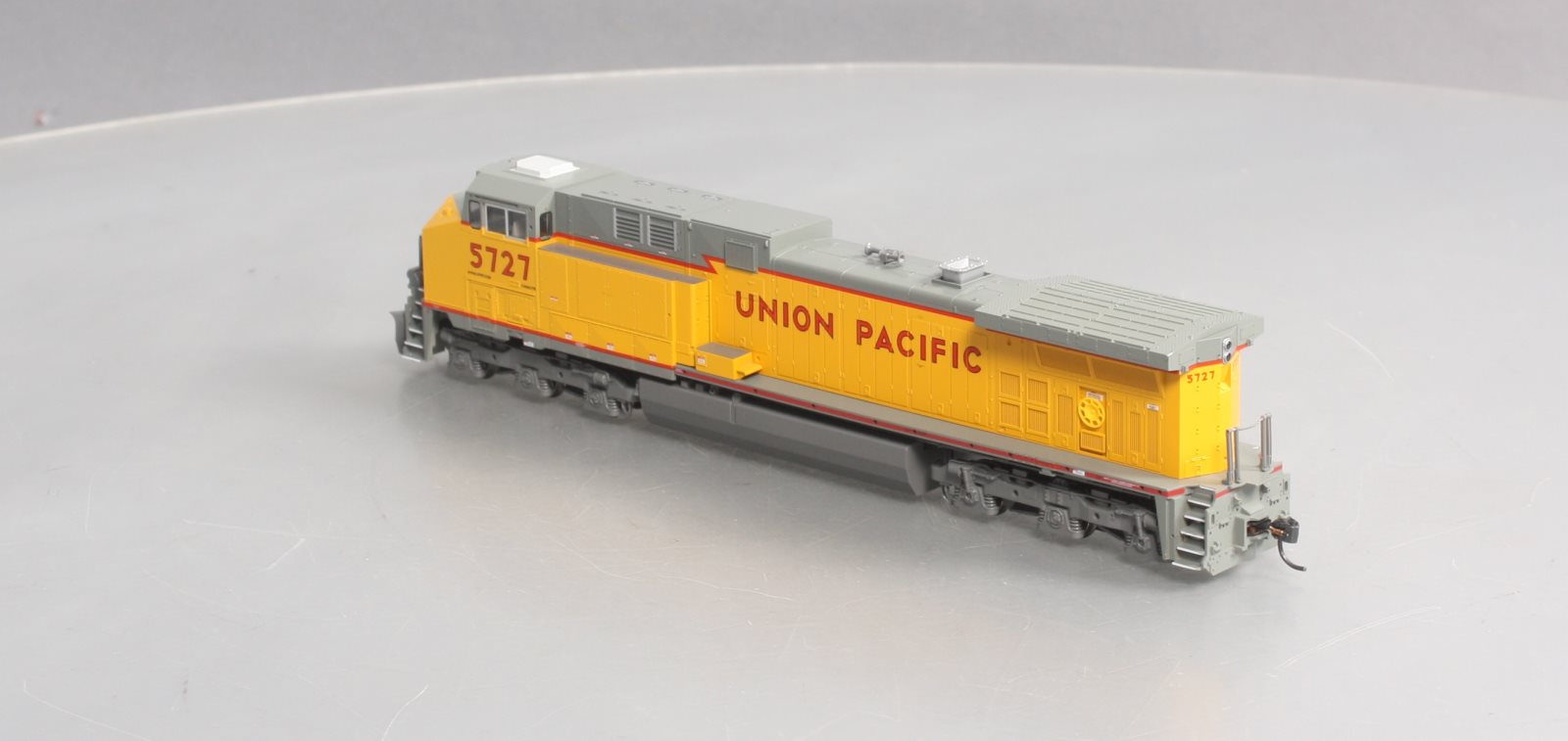 Kato 37-6435 HO Scale Union Pacific AC4400CW Diesel Locomotive #5727 LN/Box