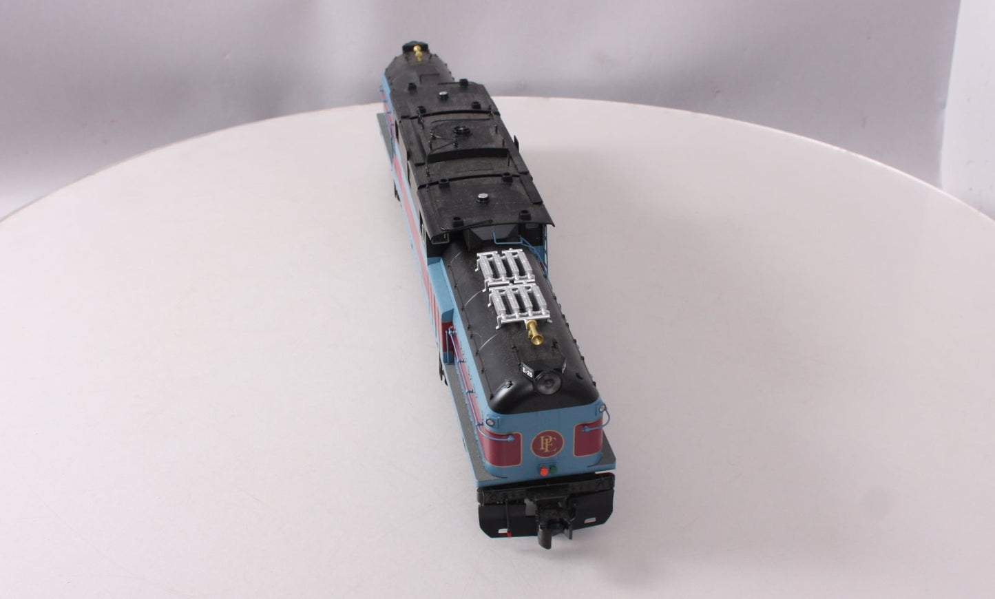 Lionel 1933620 Polar Express Bipolar Electric Locomotive #E-25 with LEGACY