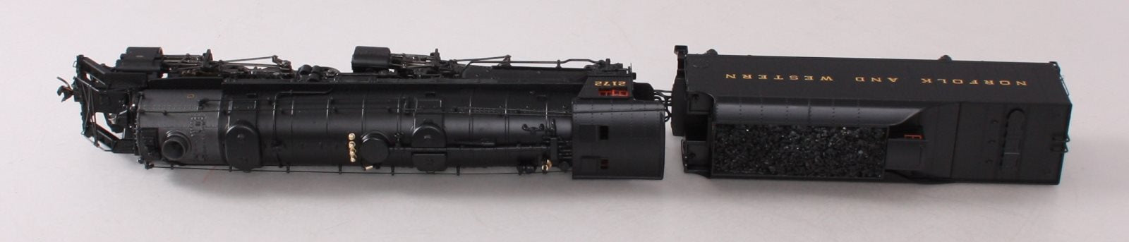 Broadway Limited 6410 HO N&W Y6b 2-8-8-2 Steam Locomotive & 22I Tender #2172 DCC