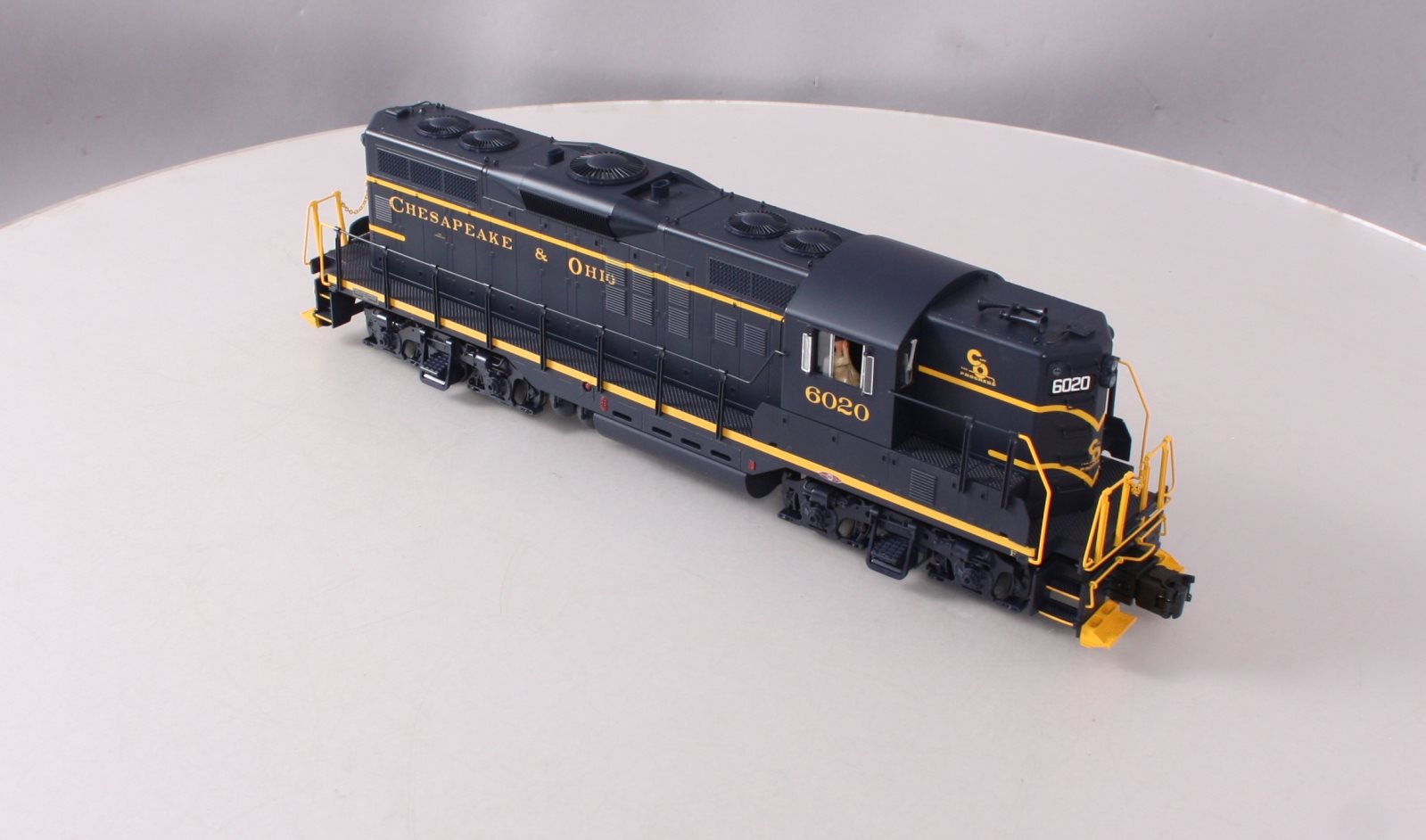 Atlas 1423-2 O Gauge C&O Powered GP-9 Diesel Locomotive [3 Rail w/TMCC] LN/Box