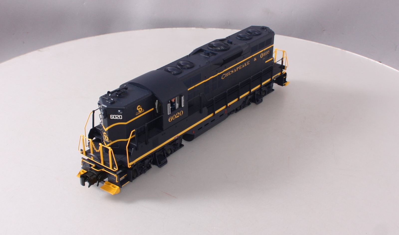 Atlas 1423-2 O Gauge C&O Powered GP-9 Diesel Locomotive [3 Rail w/TMCC] LN/Box