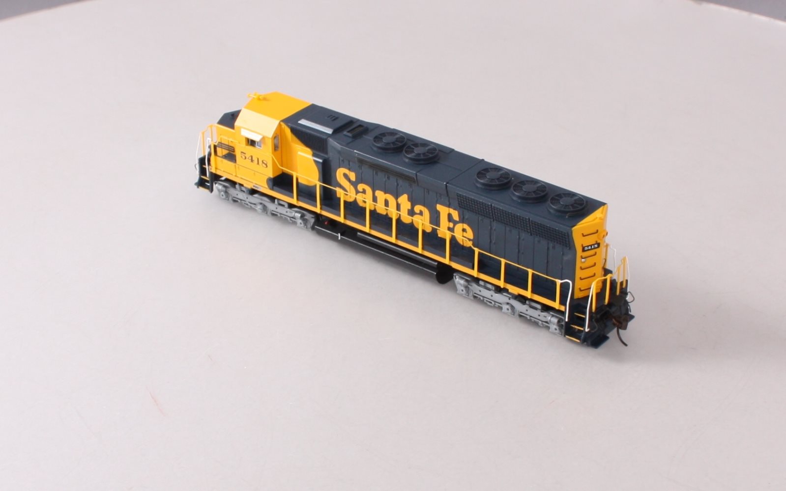 Bachmann 82719 HO Santa Fe SD-45 Diesel Locomotive w/DCC #5418