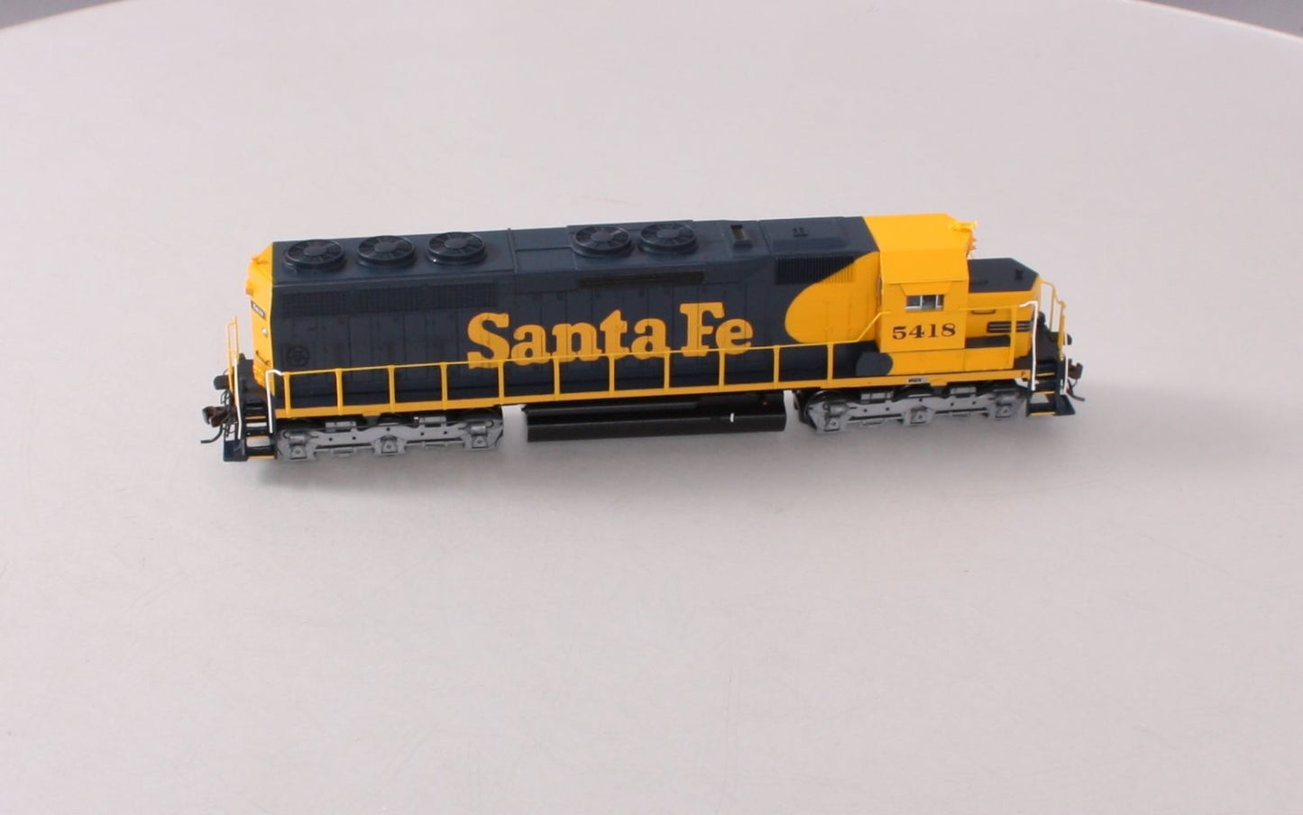Bachmann 82719 HO Santa Fe SD-45 Diesel Locomotive w/DCC #5418