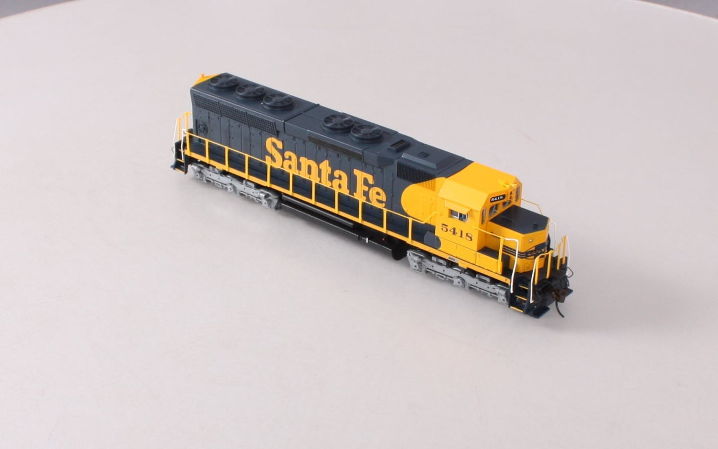 Bachmann 82719 HO Santa Fe SD-45 Diesel Locomotive w/DCC #5418
