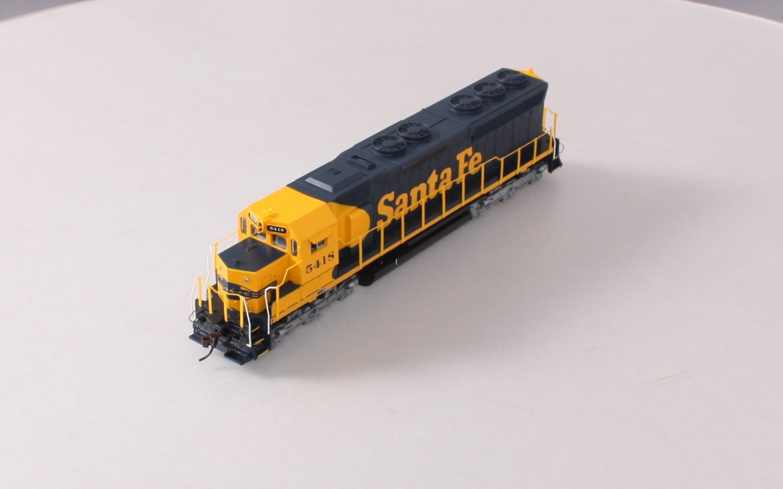 Bachmann 82719 HO Santa Fe SD-45 Diesel Locomotive w/DCC #5418